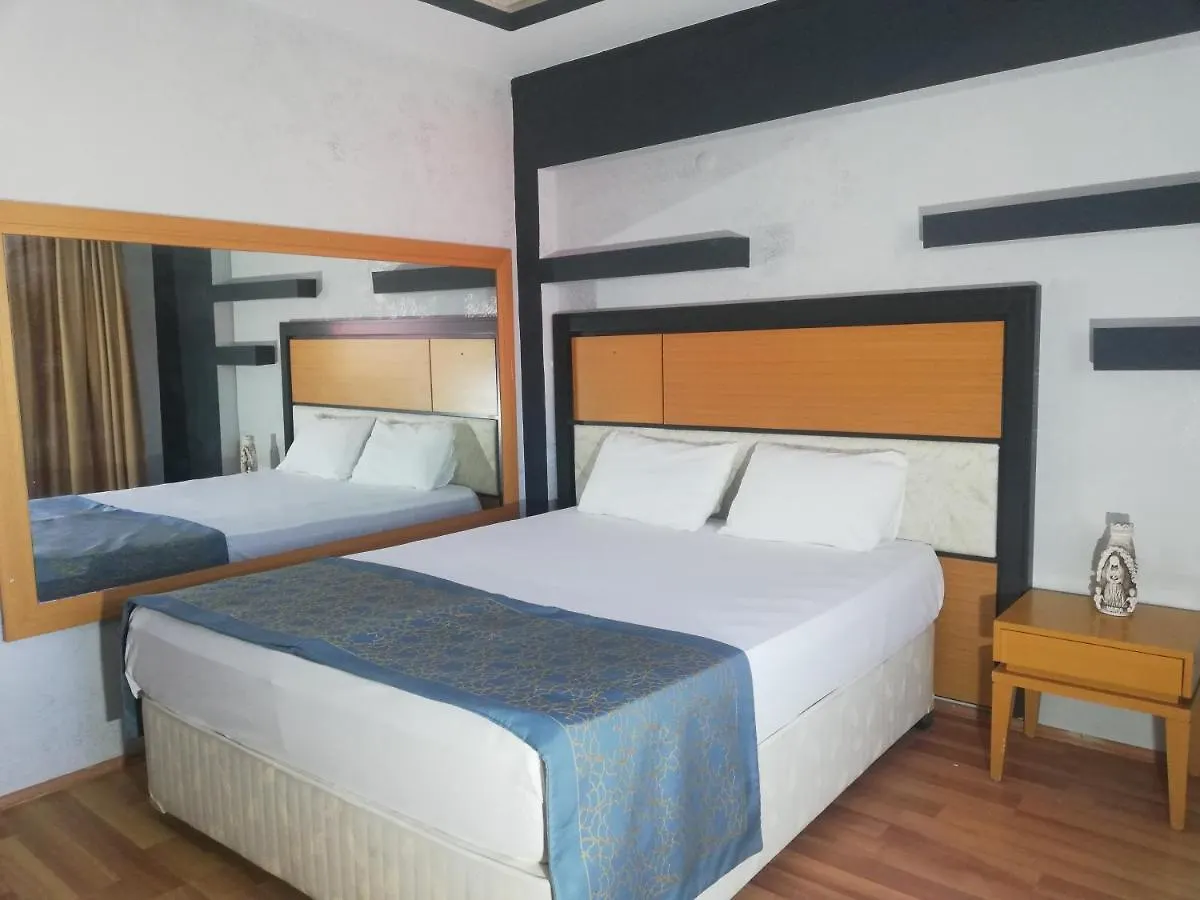 Uenaten Otel Gaziemir Turecko