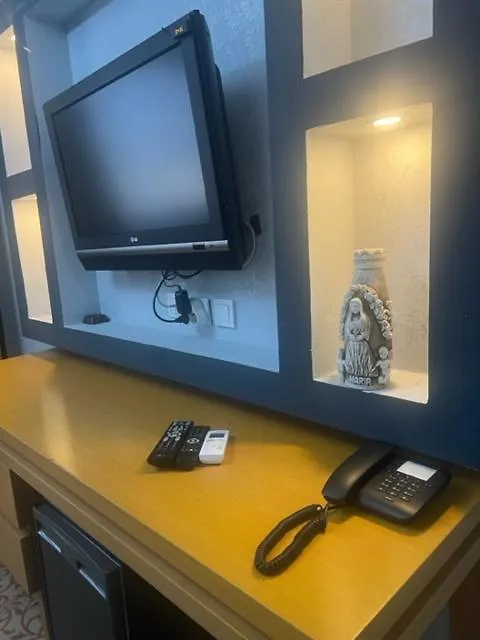 Uenaten Otel Gaziemir Turecko