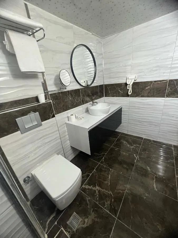 Uenaten Otel Gaziemir Turecko